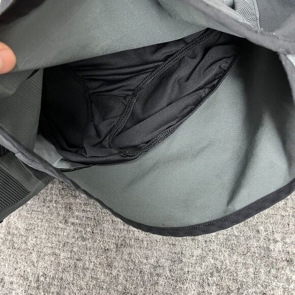 Under Armour Shorts‎ Womens Small Gray Fitted Heatgear Lined Running Workout Gym - Picture 3 of 10